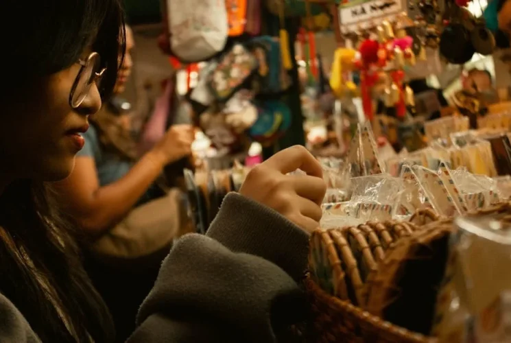 Discover Where to Find Trending Products in 2025